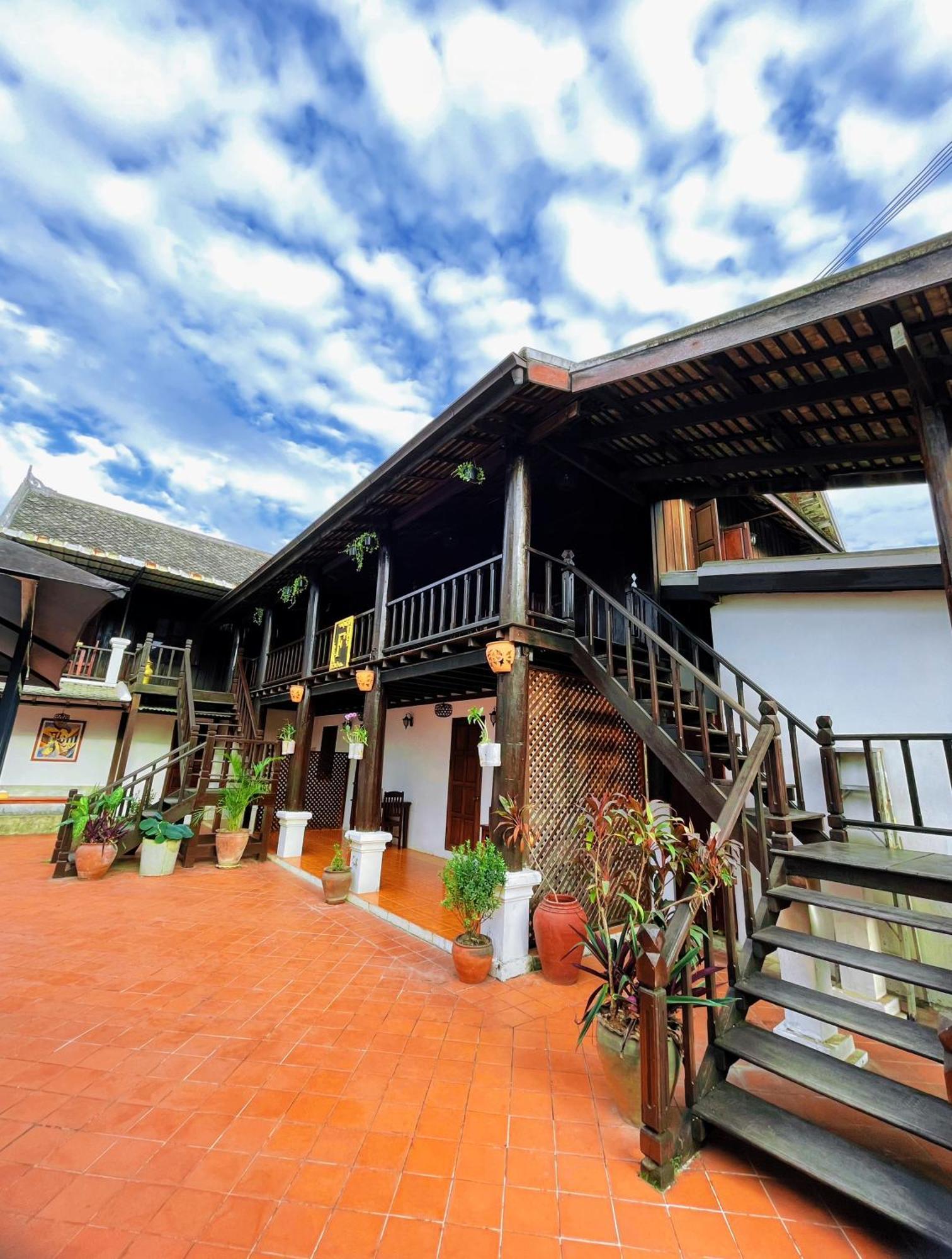 Vieng Savanh II Hotel Luang Prabang Exterior photo